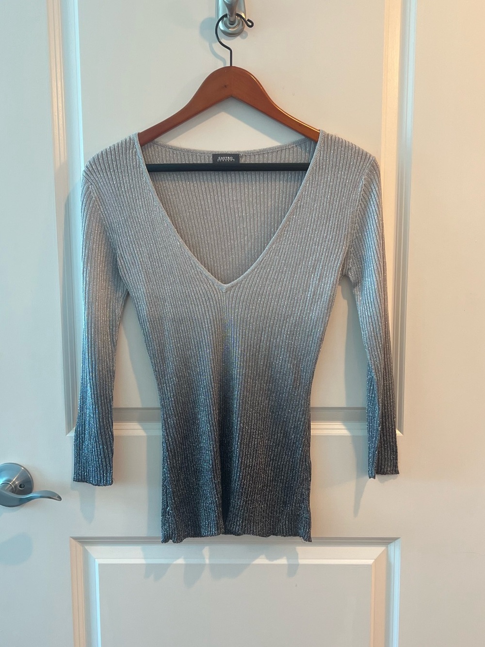 Castro Ribbed V-Neck Ombre Sweater Top